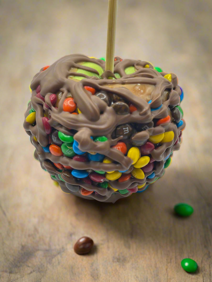 M&M Candy Apple – Chocolate-Dipped & Colorfully Coated – Belleeah