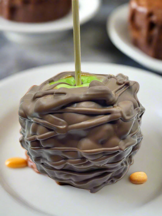 Babe Ruth Apple – Caramel Dipped with Peanuts & Milk Chocolate
